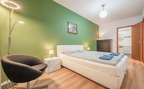 Modern Apartment With Garage